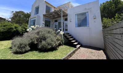 Casa en Venta en zona Punta Piedras