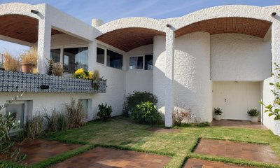 Exclusiva casa en el faro de Punta del Este del arquitecto Petit de la Villon