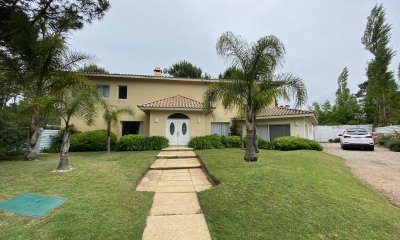Casa de 3 dormitorios en excelente barrio la arbolada