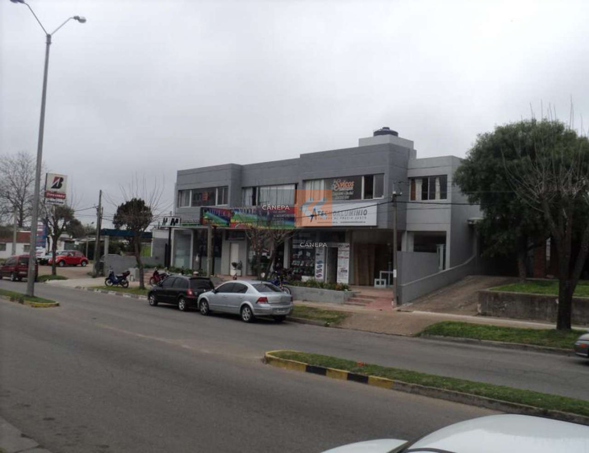 Local sobre Avenida Aigua