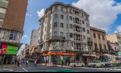 Excelente local comercial en esquina estratégica sobre 18 de Julio