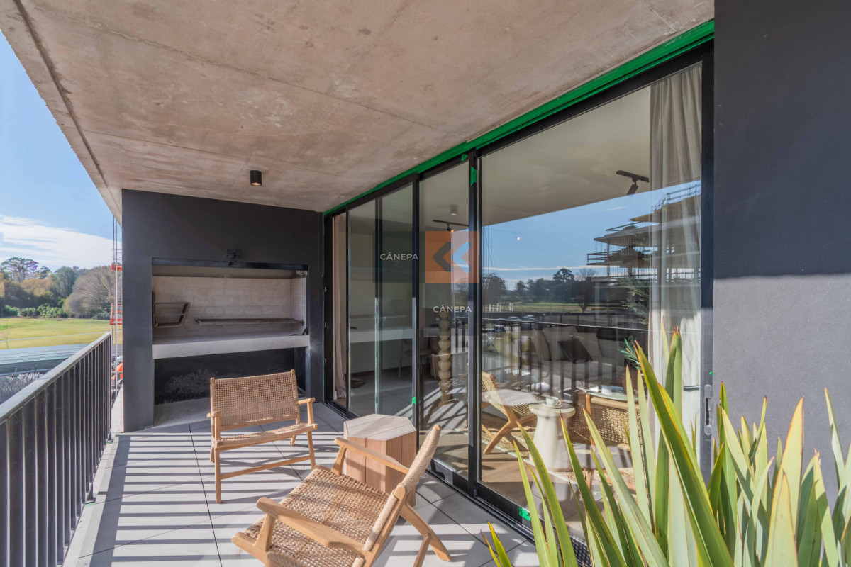 Venta apartamento de 2 dormitorios con parrillero en Av. del Polo