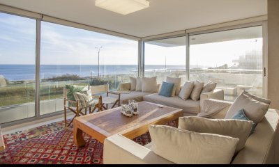 Espectacular apartamento en Primera Linea mansa -LAP2838683