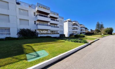 Super oportunidad a metros de la playa brava-LAP4026710