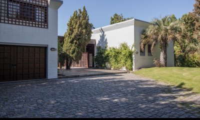 Casa compacta a la venta -  LHO1554048