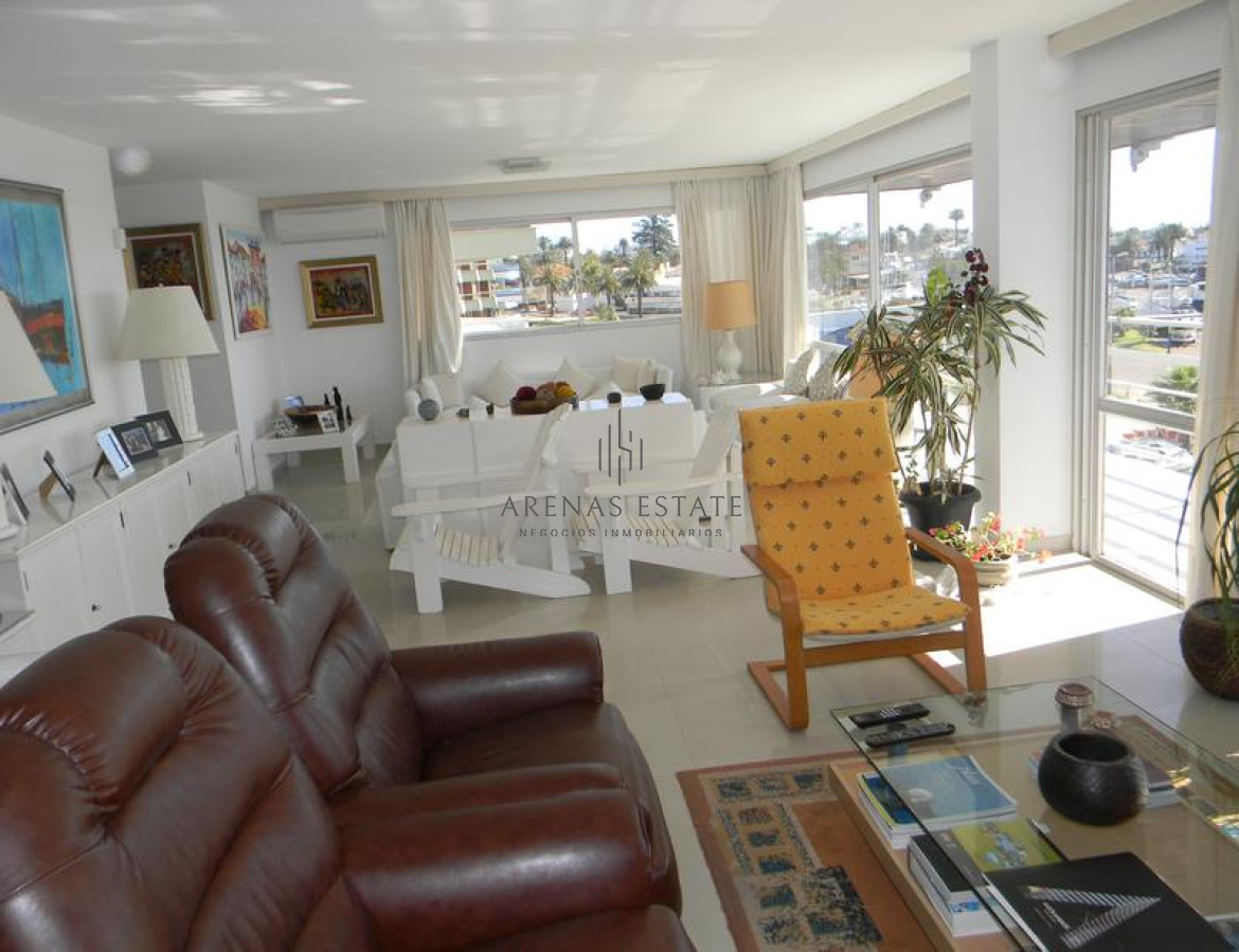 Apartamento ID.1131 - VENTA APTO C/VISTA PUERTO DE PUNTA DEL ESTE 