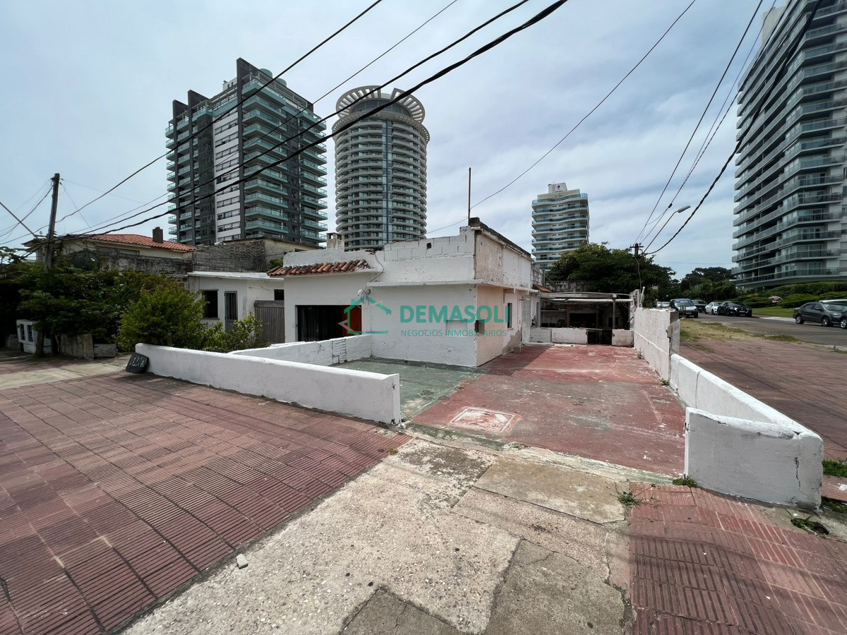 Terreno ID.817 - Terreno con casa en zona comercial Parada 2