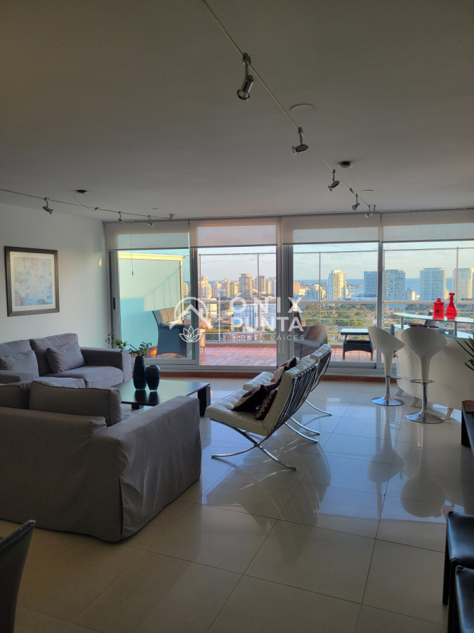 Apartamento ID.417 - Penthouse a pasos de Playa Brava