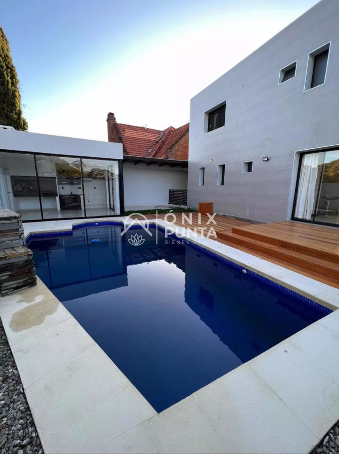 Casa ID.130 - Espectacular casa en Venta y alquiler anual en Carrasco 