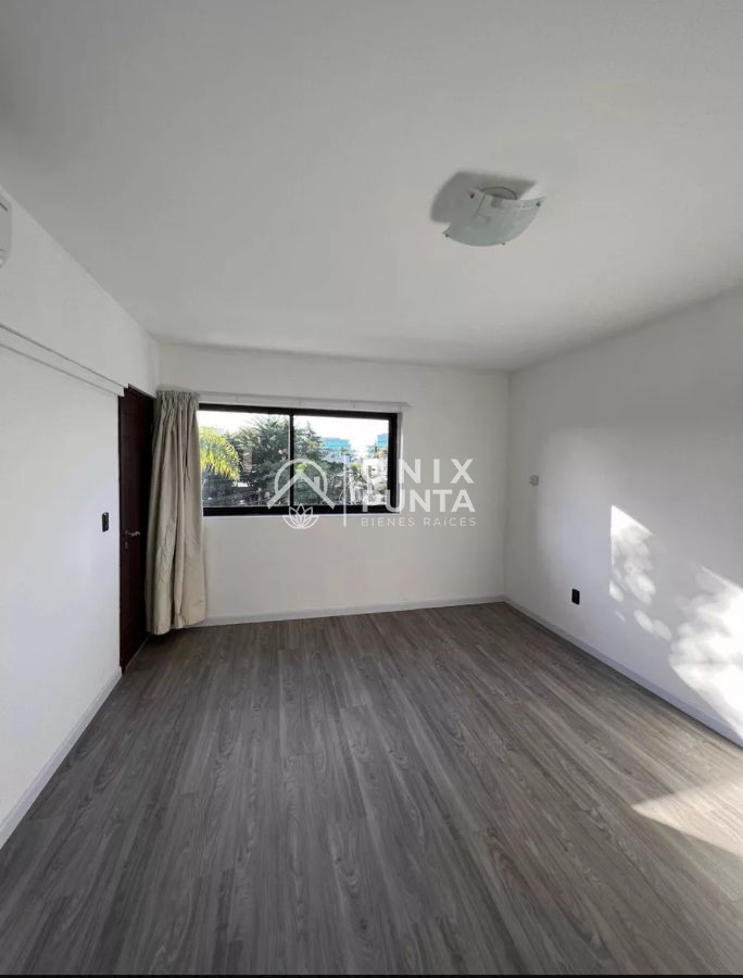 Casa ID.130 - Espectacular casa en Venta y alquiler anual en Carrasco 