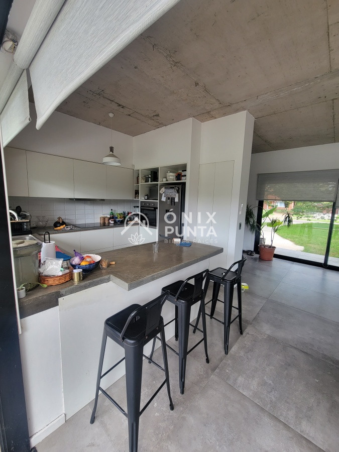 Casa ID.108 - Casa nueva en el hermoso barrio de Beverly Hills