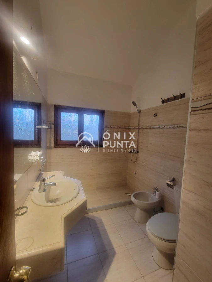 Casa ID.609 - Casa en Alquiler Anual, Jardines de Córdoba