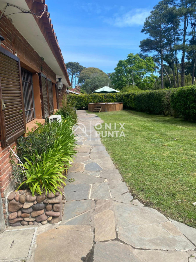 Casa ID.451 - Excepcional esquina en venta, San Rafael