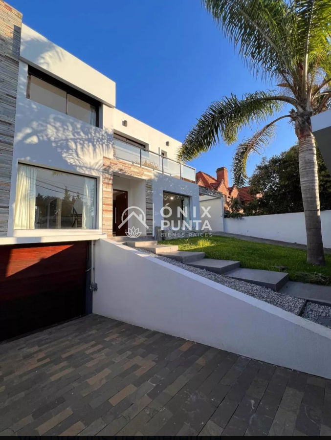 Casa ID.130 - Espectacular casa en Venta y alquiler anual en Carrasco 