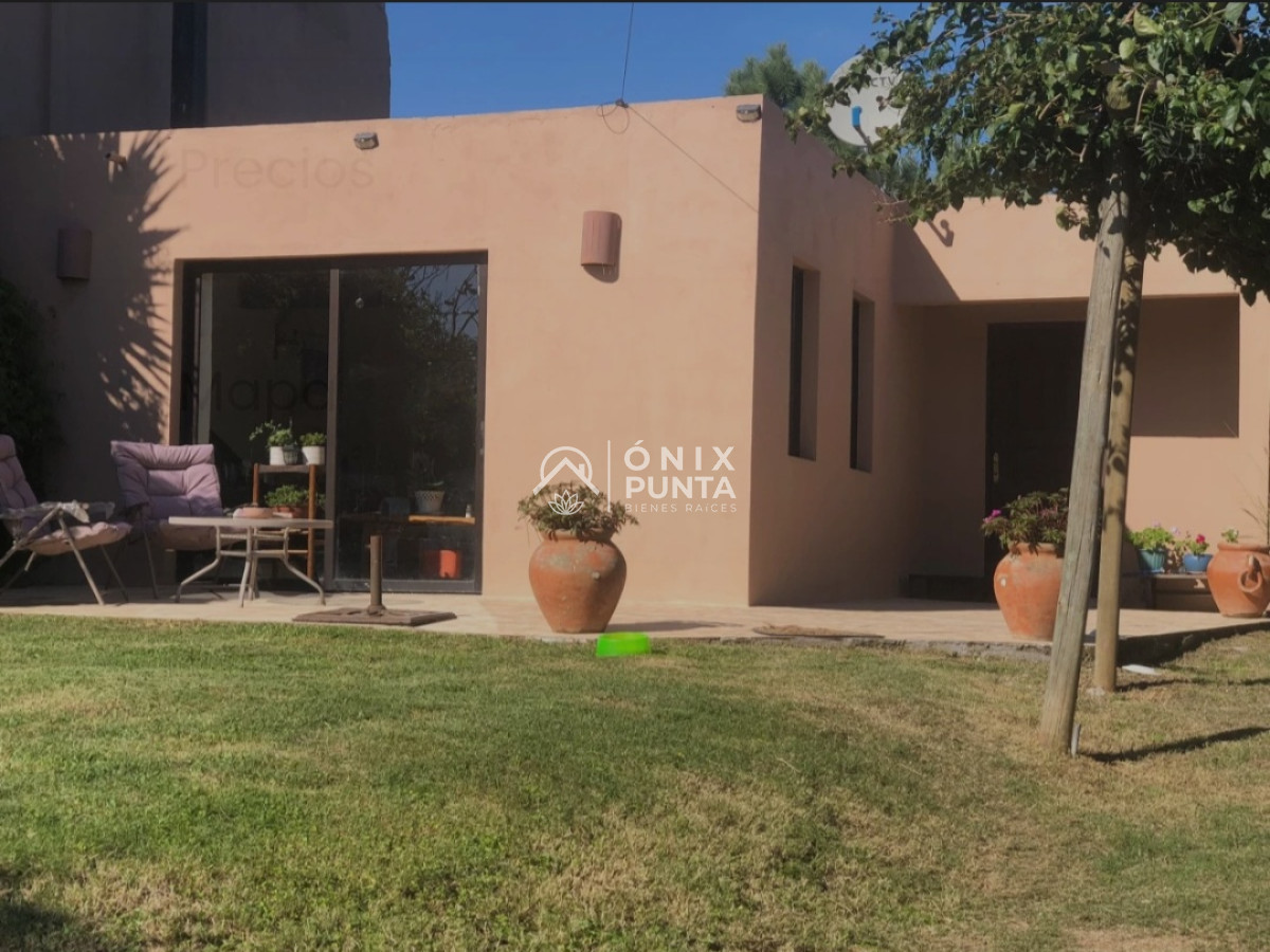 Casa ID.385 - Casa en Punta del Este, Jardines de Córdoba