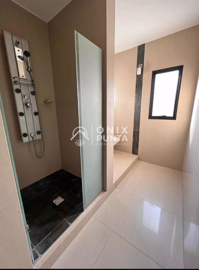 Casa ID.130 - Espectacular casa en Venta y alquiler anual en Carrasco 