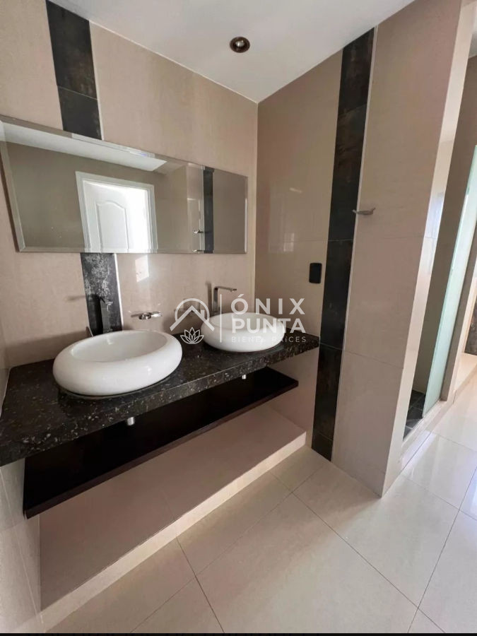 Casa ID.130 - Espectacular casa en Venta y alquiler anual en Carrasco 