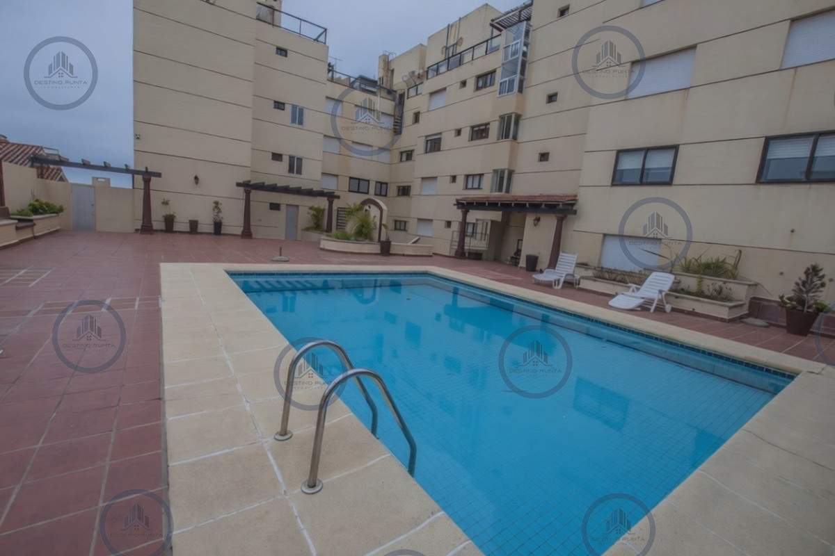 Apartamento ID.3239 - Apartamento de 3 Dormitorios en Alquiler Anual, Península de Punta del Este