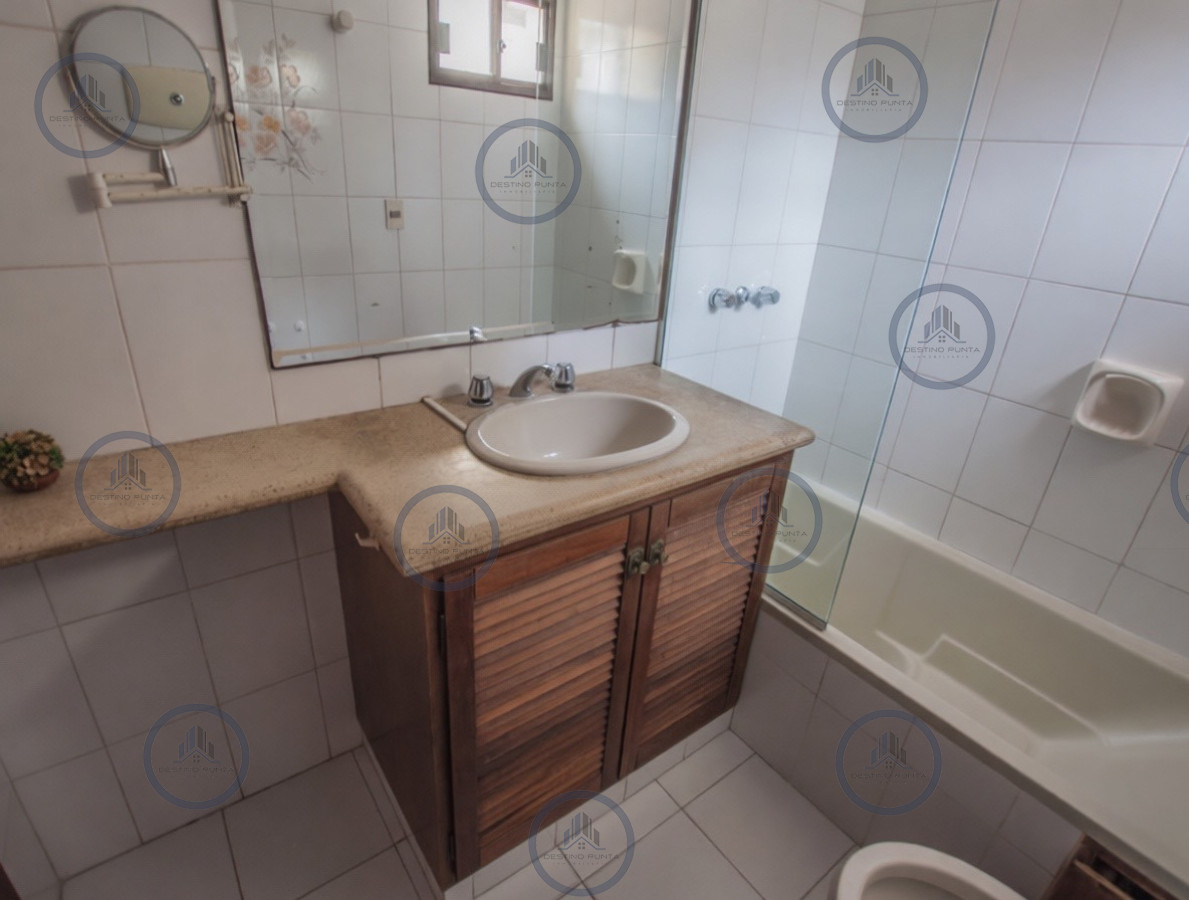 Apartamento ID.3239 - Apartamento de 3 Dormitorios en Alquiler Anual, Península de Punta del Este
