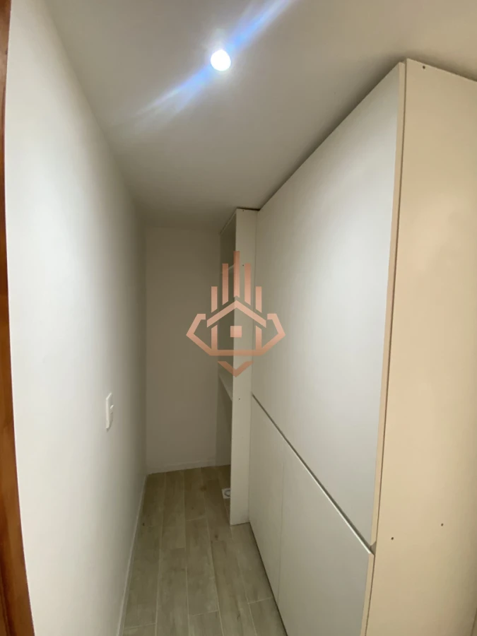 Casa luminosa orientada al norte con gran Jardin en zona Colegios