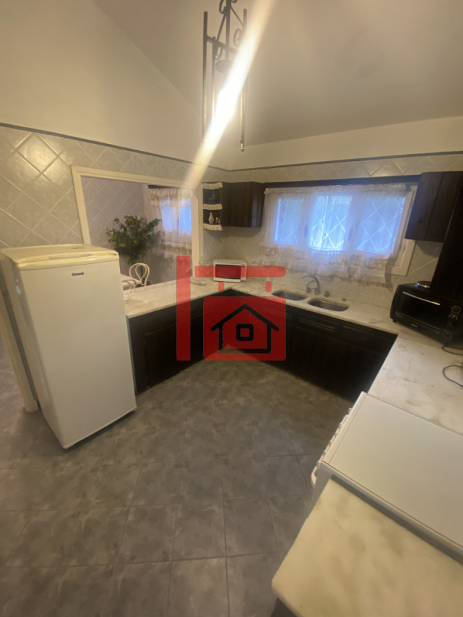 Casa ID.262 - Gran construcción solida en dos lotes de gran altura en Playa Mansa