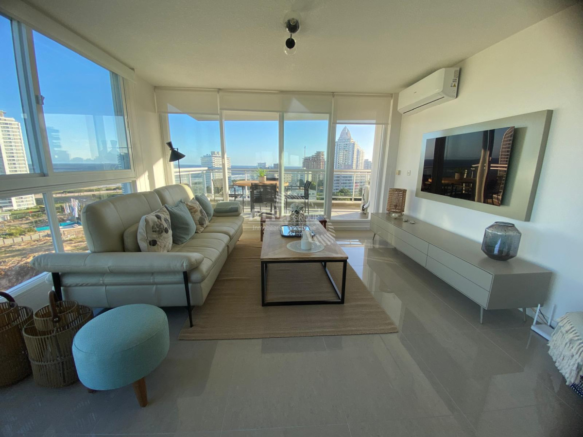 Apartamento ID.6911 - APTO en venta de 2 dormitorios con una excelente ubicación en Punta del Este !! 