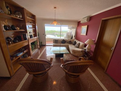 Apartamento en venta en Torre Dormar, Punta del Este.