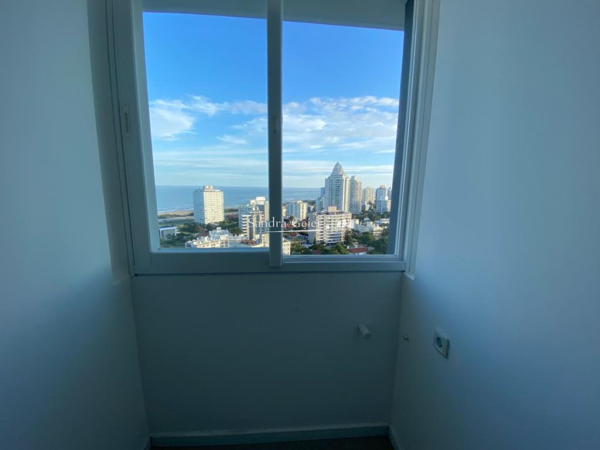 Apartamento ID.2107 -  AV. Roosvelt. One 2 Piso muy alto 2 garages!!!!!