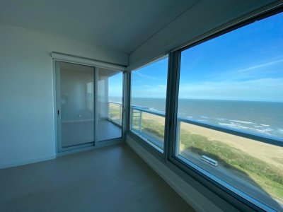 Piso alto en Le Parc, 2 suites más dependencia