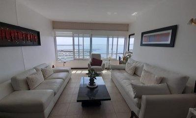 Peninsula, dos dormitorios con vista al Puerto