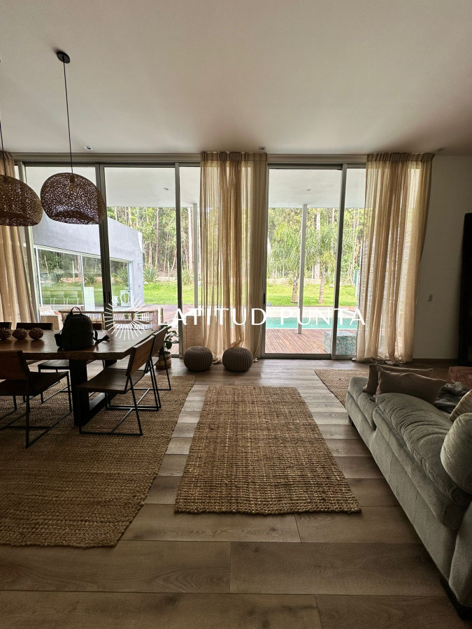 Burnett - GoPunta - Portal Inmobiliario de Punta del Este - Maldonado