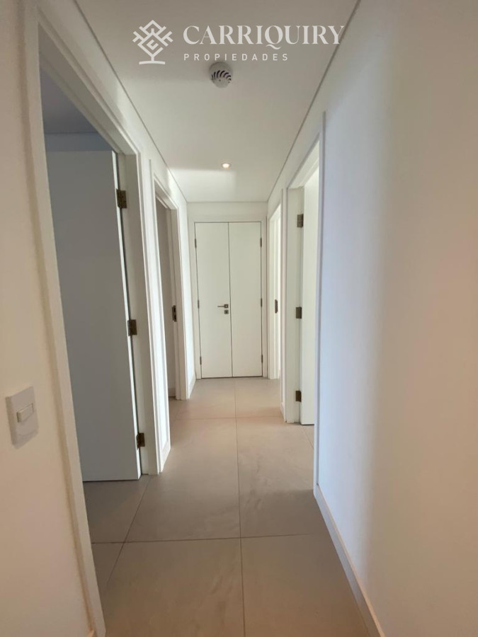 Apartamento ID.7820/Apartamento-en-torre-de-lujo - Lujosa planta sobre la primera línea al mar.