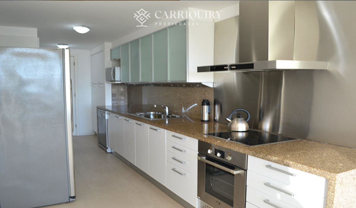 Apartamento ID.8284/ESQUINERO-4-DORMITORIOS-EN-SUITE-PISO-ALTO-EN-VENTA-TORRE-ONE- - Apartamento en Punta del Este, Brava