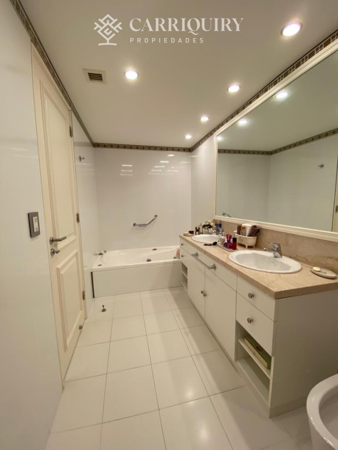 Apartamento ID.9329/Gran-Oportunidad-de-venta,-en-la-zona-del-Puerto-de-Punta-del-Este. - LE PARC 2