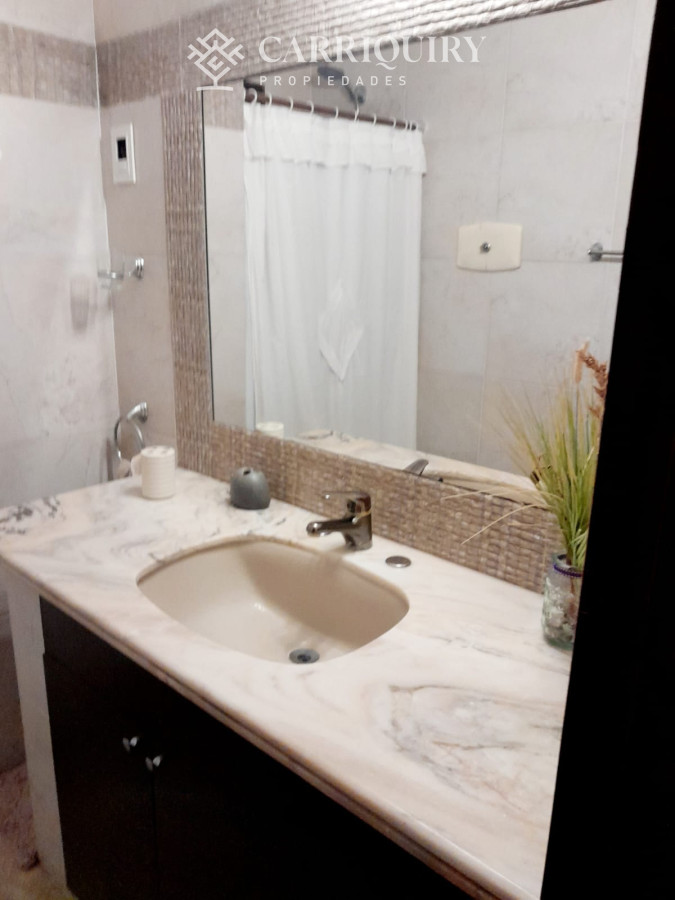 Casa ID.6583/OPORTUNIDAD-!!!-Casa-en-venta-de-2-dormitorios-en-Parque-Pinares--Punta-del-Este - Chalet en Pinares 
