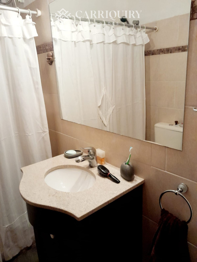 Casa ID.6583/OPORTUNIDAD-!!!-Casa-en-venta-de-2-dormitorios-en-Parque-Pinares--Punta-del-Este - Chalet en Pinares 