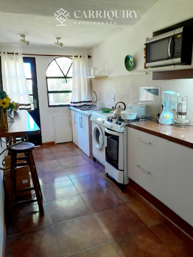 Casa ID.6583/OPORTUNIDAD-!!!-Casa-en-venta-de-2-dormitorios-en-Parque-Pinares--Punta-del-Este - Chalet en Pinares 