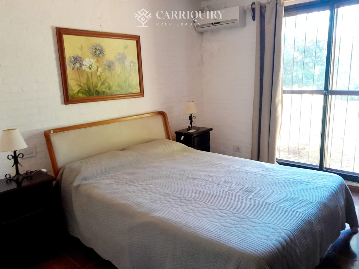 Casa ID.6583/OPORTUNIDAD-!!!-Casa-en-venta-de-2-dormitorios-en-Parque-Pinares--Punta-del-Este - Chalet en Pinares 