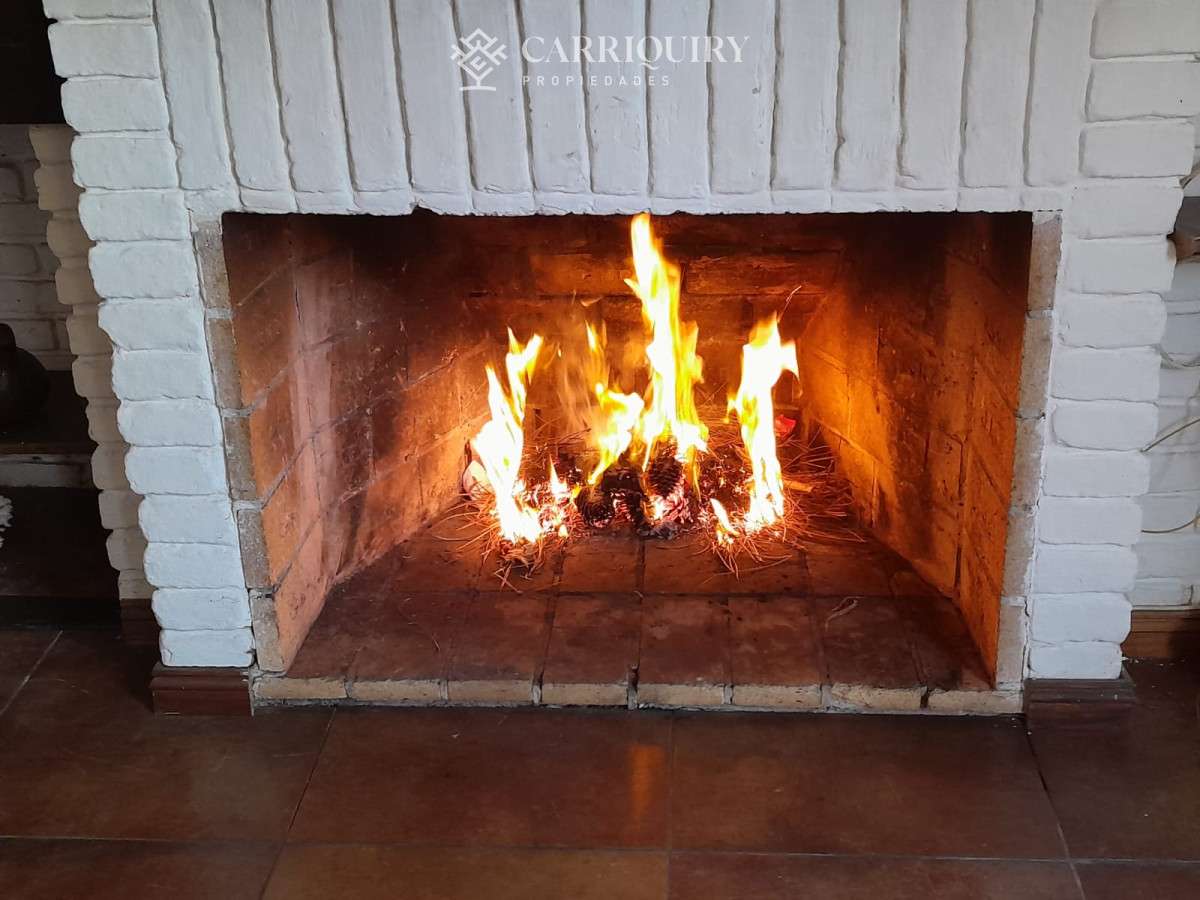 Casa ID.6583/OPORTUNIDAD-!!!-Casa-en-venta-de-2-dormitorios-en-Parque-Pinares--Punta-del-Este - Chalet en Pinares 