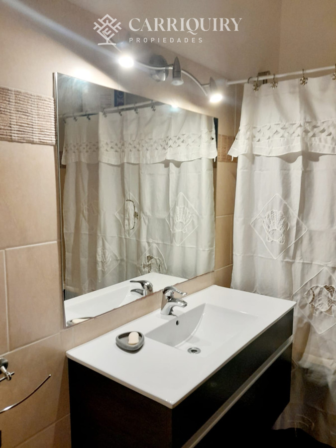 Casa ID.6583/OPORTUNIDAD-!!!-Casa-en-venta-de-2-dormitorios-en-Parque-Pinares--Punta-del-Este - Chalet en Pinares 