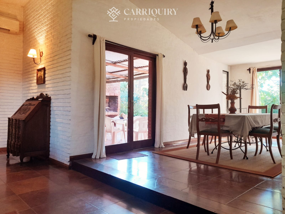 Casa ID.6583/OPORTUNIDAD-!!!-Casa-en-venta-de-2-dormitorios-en-Parque-Pinares--Punta-del-Este - Chalet en Pinares 