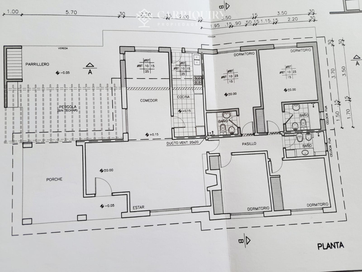 Casa ID.6583/OPORTUNIDAD-!!!-Casa-en-venta-de-2-dormitorios-en-Parque-Pinares--Punta-del-Este - Chalet en Pinares 