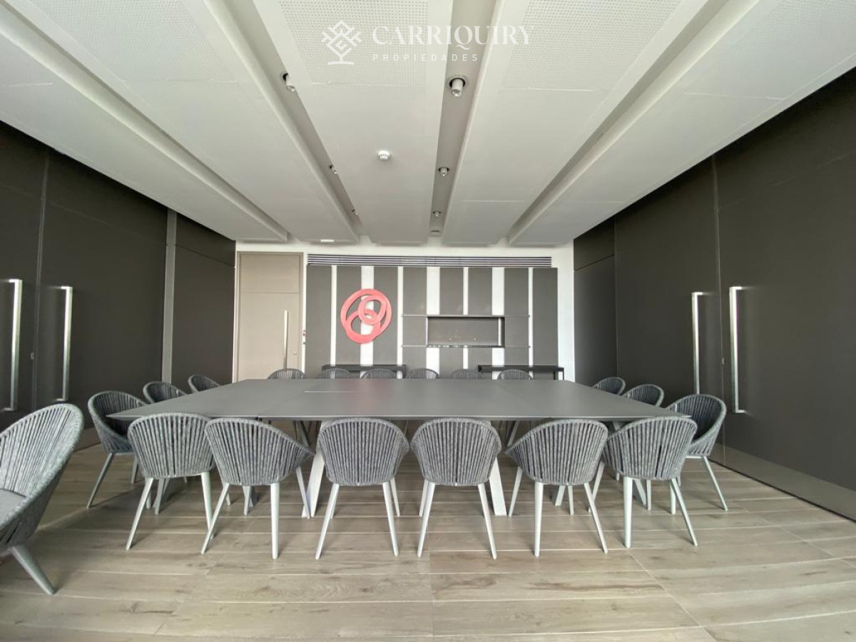 Apartamento ID.7820/Apartamento-en-torre-de-lujo - Lujosa planta sobre la primera línea al mar.