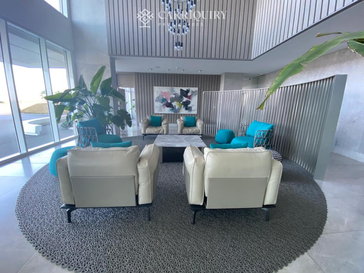 Apartamento ID.7820/Apartamento-en-torre-de-lujo - Lujosa planta sobre la primera línea al mar.
