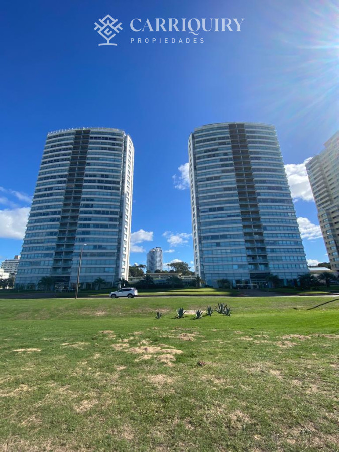 Apartamento ID.9329/Gran-Oportunidad-de-venta,-en-la-zona-del-Puerto-de-Punta-del-Este. - LE PARC 2