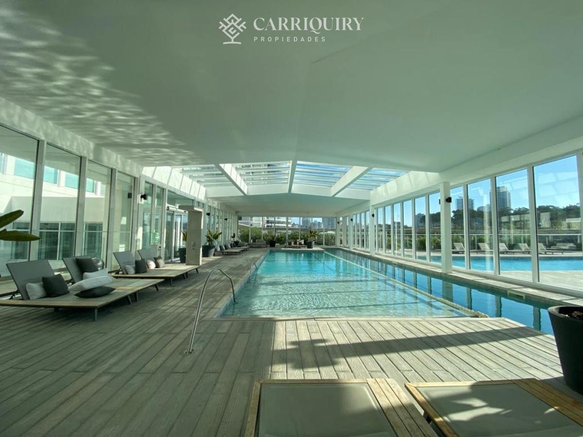 Apartamento ID.7820/Apartamento-en-torre-de-lujo - Lujosa planta sobre la primera línea al mar.