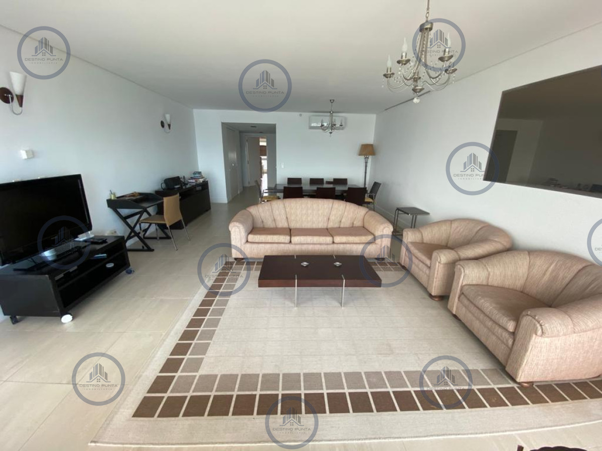 Apartamento ID.1650 - Moderno Apartamento de 2 Dormitorios en Le Parc Frente al Mar, Punta del Este 
