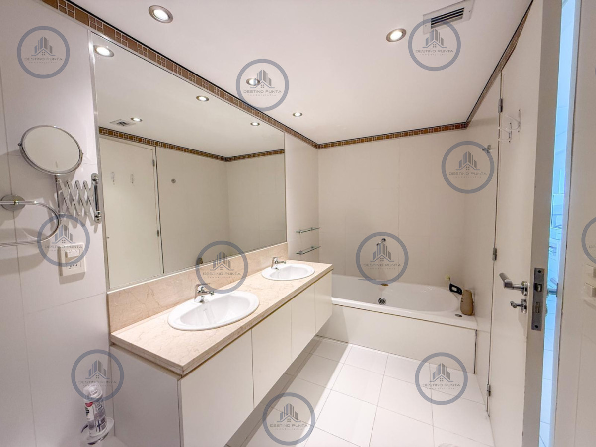 Apartamento ID.1648 - Moderno Apartamento en Le Parc Frente al Mar, Punta del Este 