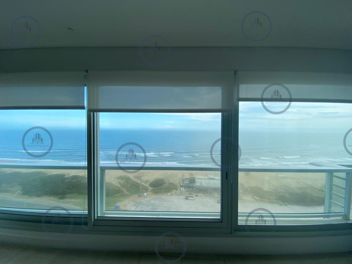 Apartamento ID.1650 - Moderno Apartamento de 2 Dormitorios en Le Parc Frente al Mar, Punta del Este 