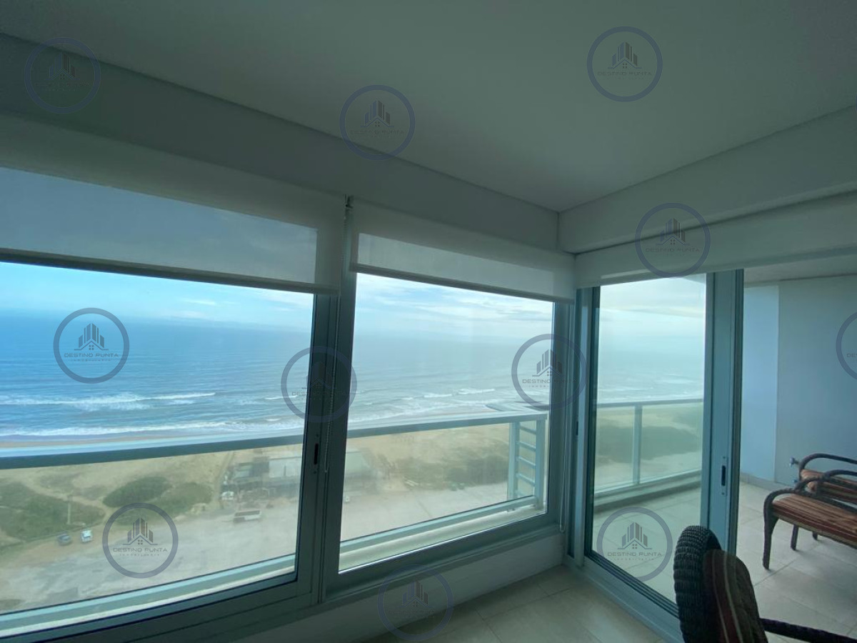 Apartamento ID.1650 - Moderno Apartamento de 2 Dormitorios en Le Parc Frente al Mar, Punta del Este 